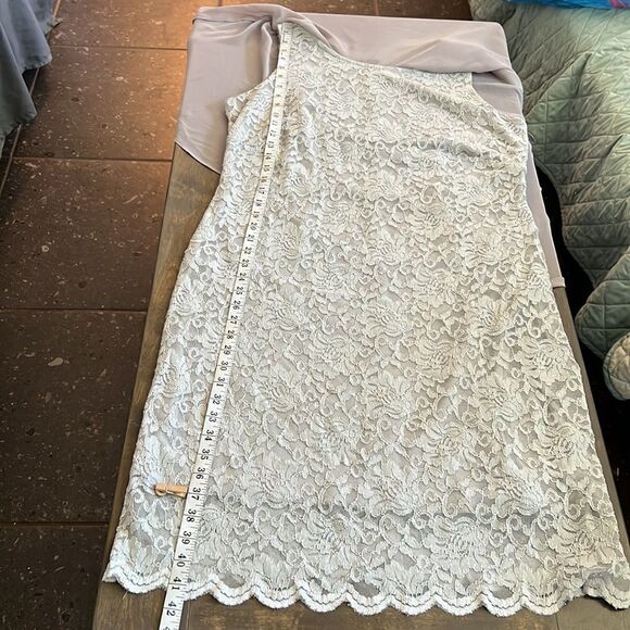 RONNI NICOLE SILVER CAPE FLORAL PATTERN DRESS Sz-  14 - Picture 13 of 15